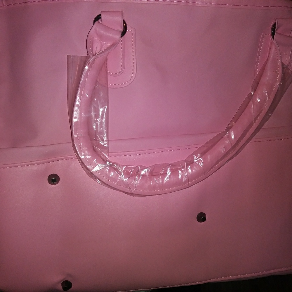 Travel Bag - Picture 4 of 8